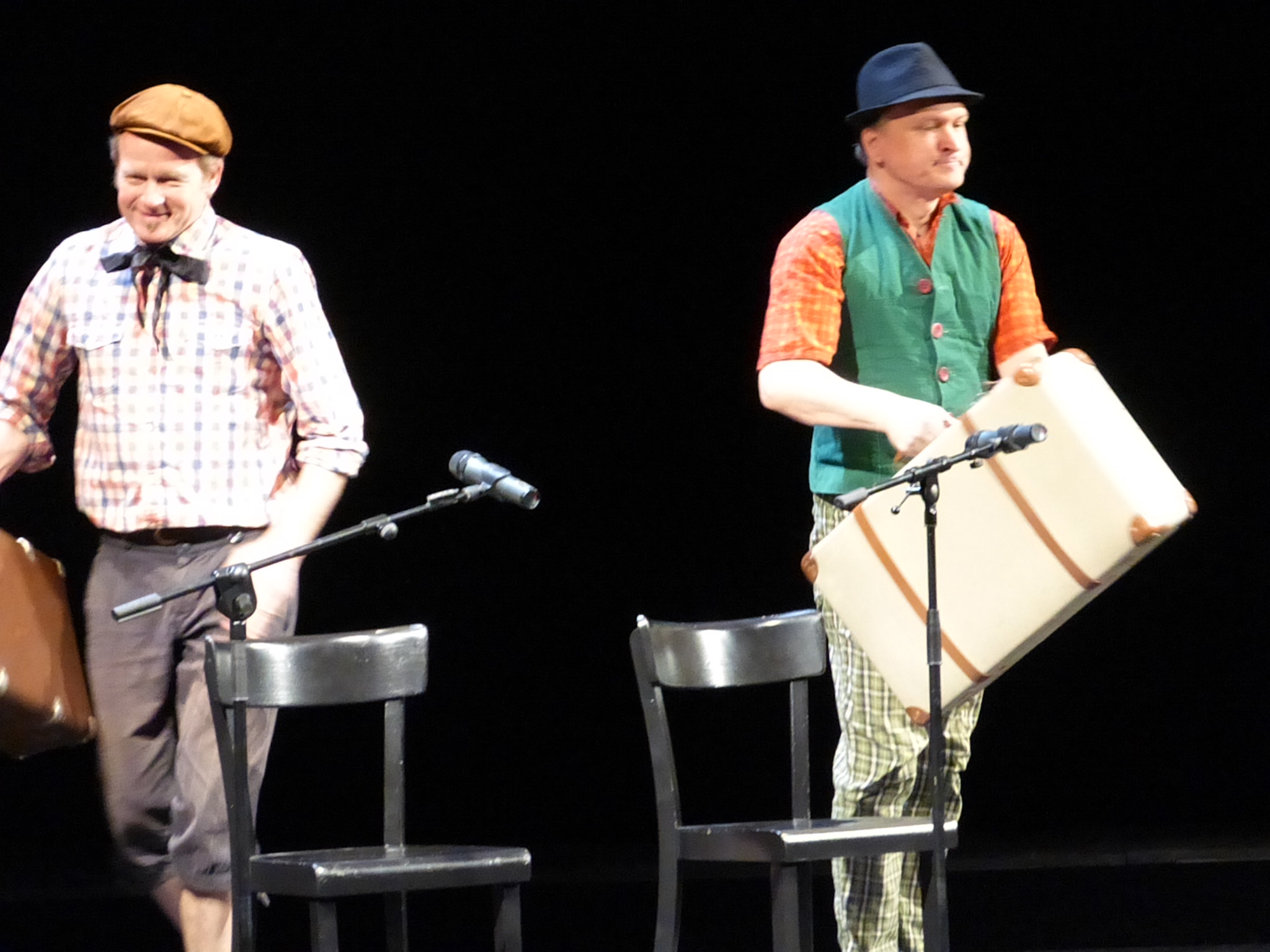 Zaches & Zinnober betreten die Bühne